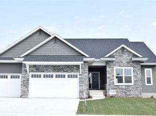 975 Grouse Ct, North Liberty, IA 52317