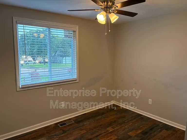 6843 Autumnhill Ln — Photo 23