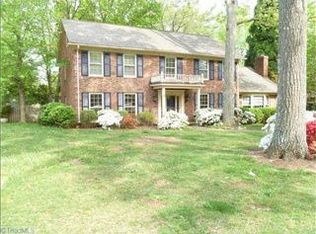 2906 Round Hill Rd, Greensboro, NC 27408