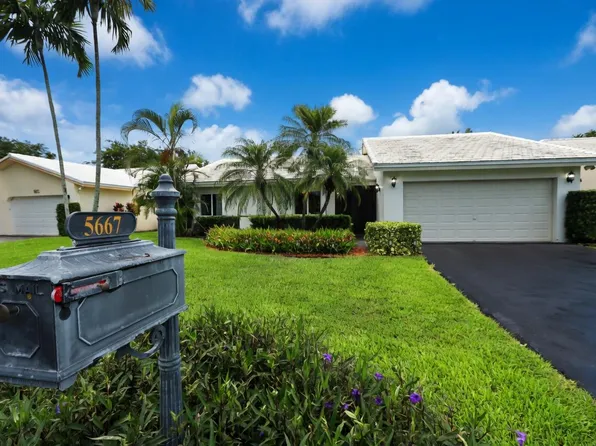 5667 Cameo Drive N, Boca Raton, FL 33433