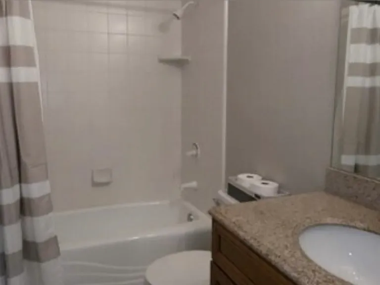 708 Asilo St — Photo 11