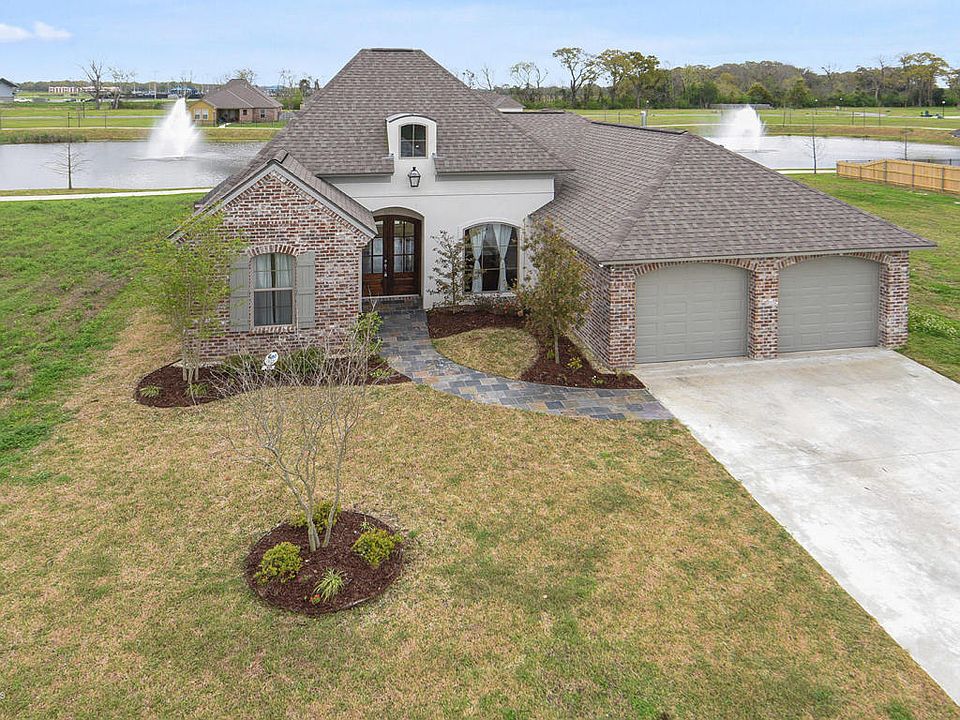 1st image of 205 Cedar Lake Dr