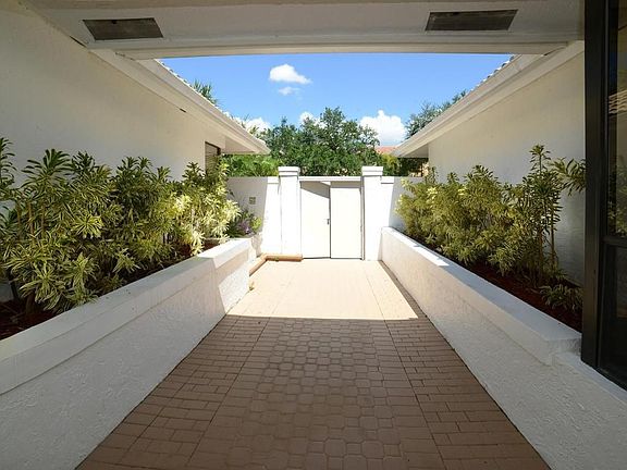 Home For Sale In Boca Grove