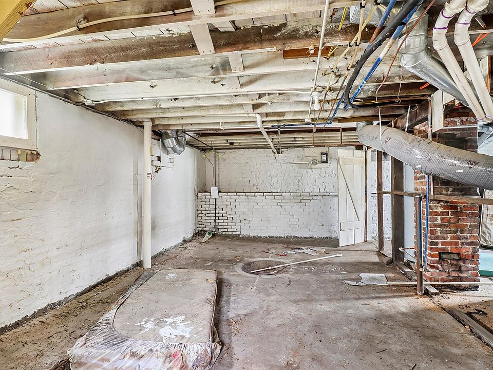 16th image of 2103 Washington Ave