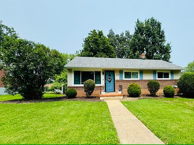 1st image of 208 Surrey Rd