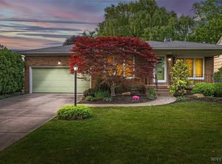 152 Bentham Pkwy E, Amherst, NY 14226