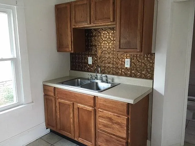 105 Hillcrest Dr — Photo 3
