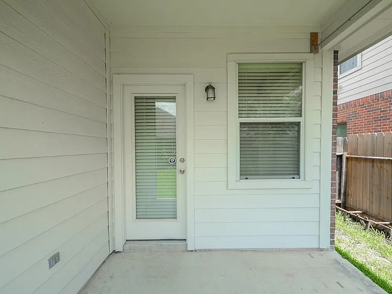 4911 Spring Showers Ct — Photo 14