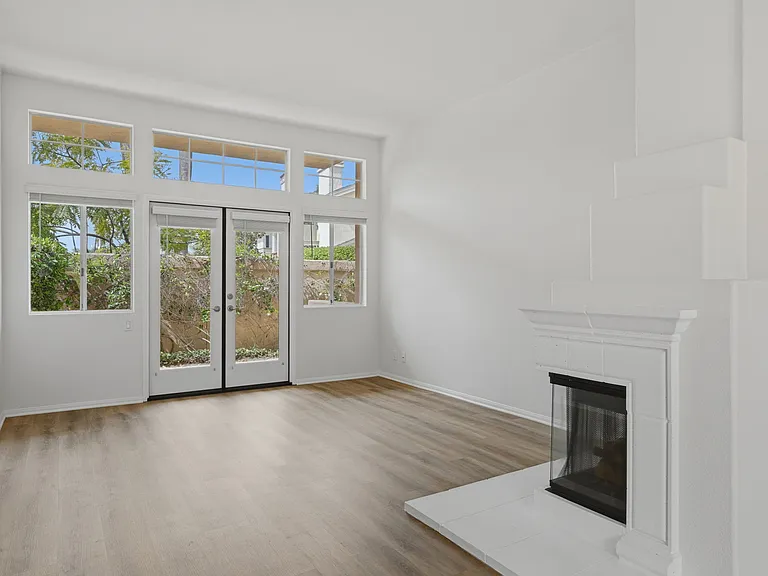 Bel Mondo Condos — Photo 37