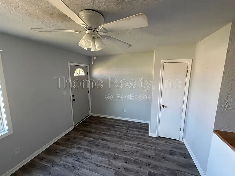 1117 E Grand Ave — Photo 7