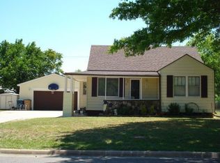 411 W 25th Ave, Hutchinson, KS 67502