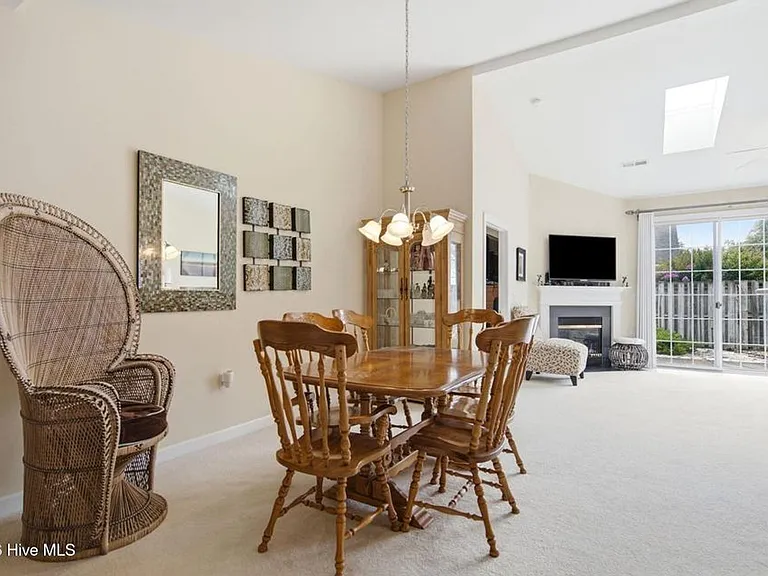 5006 Carleton Dr #113 — Photo 7