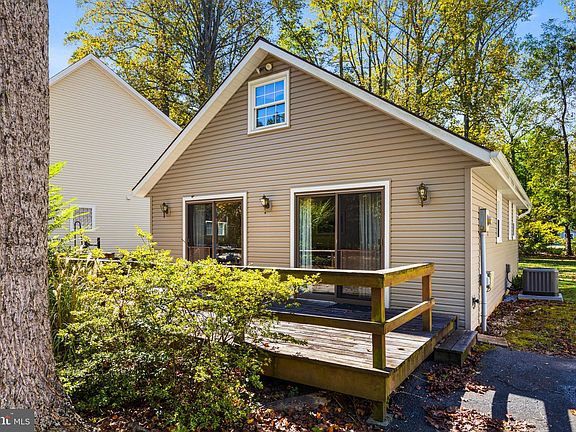 2nd image of 33315 Woodland Cir