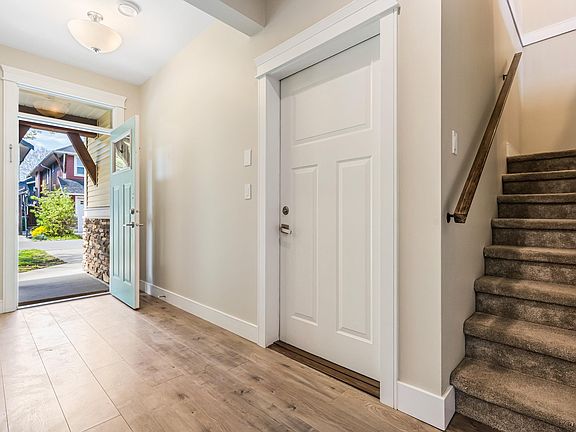 5th image of 10082 Williams Rd #13