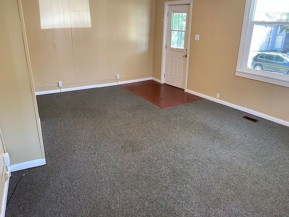 3rd image of 660 Oak St #1