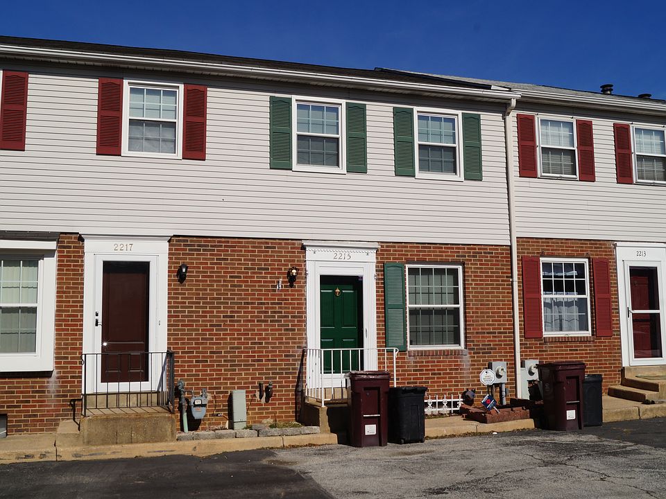 1st image of 2215 Pyle St