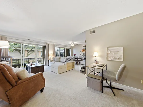 6301 Colony Way APT 2C, Edina, MN 55435