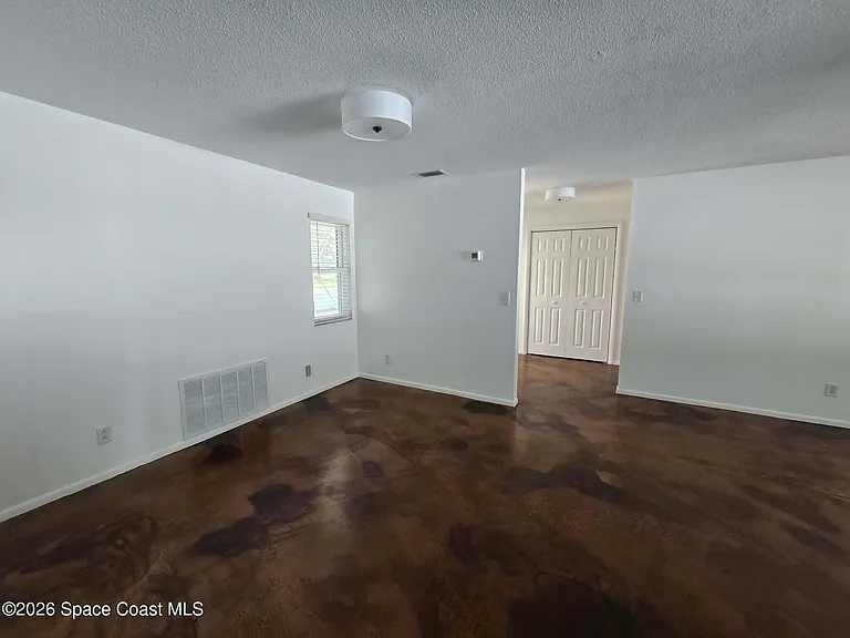 598 Verbenia Ct — Photo 5