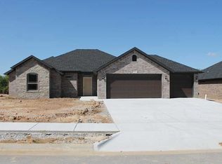 2000 SW 18th St, Bentonville, AR 72712