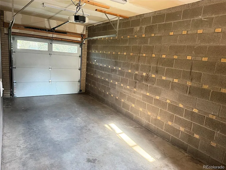 1223 S Eaton St — Photo 12