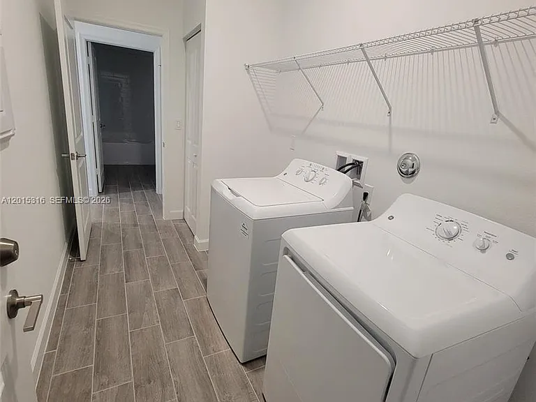 1689 Whistlegrass Ln — Photo 27