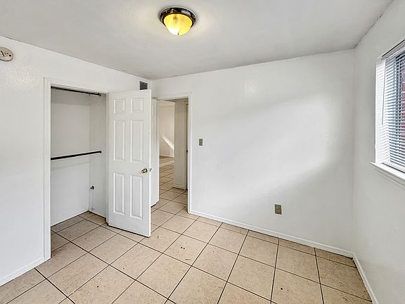 3rd image of 707 N Robertson St #11511151