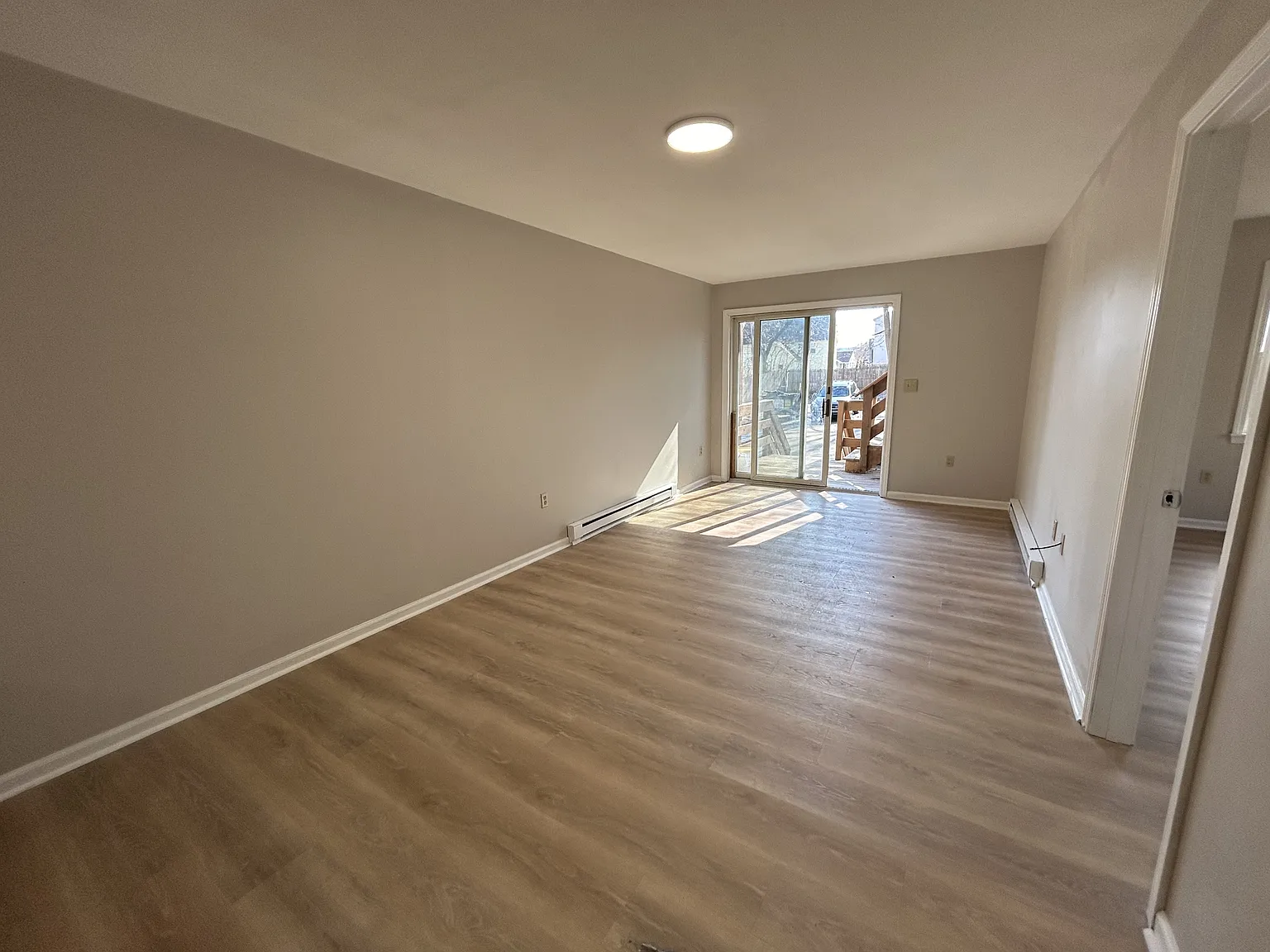 37 Monroe St - 3 — Photo 2