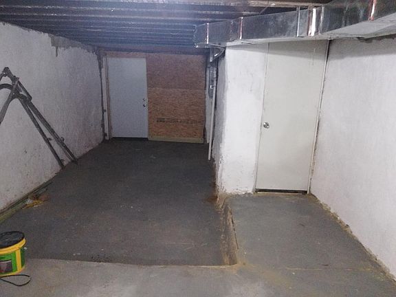 4th image of 615 E Wyoming Ave