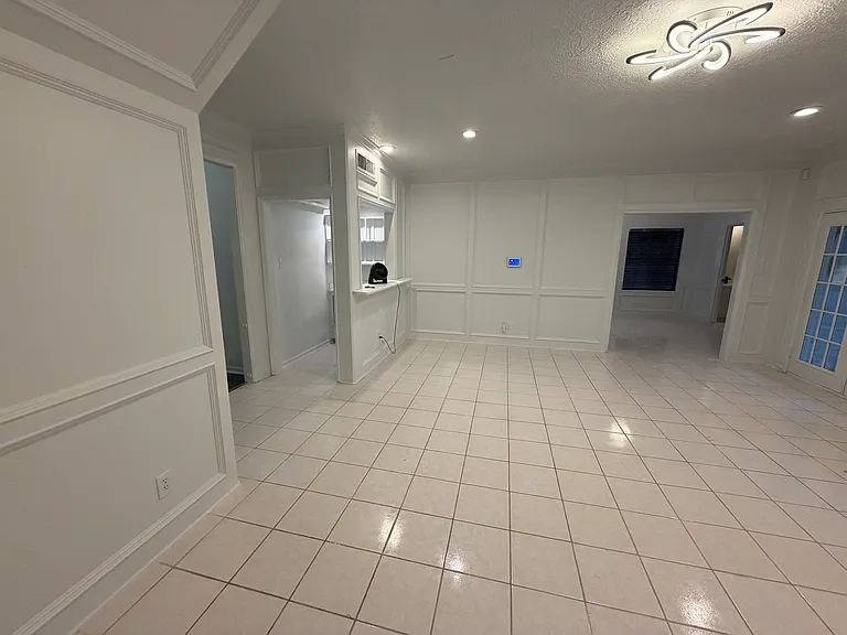 7218 Holder Forest Ct — Photo 34
