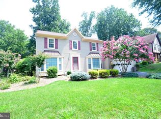6015 Burnside Landing Dr, Burke, VA 22015