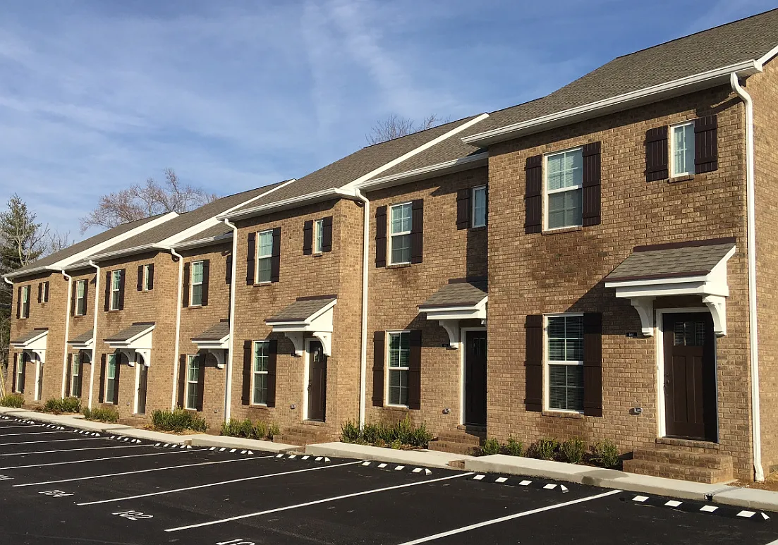2 bed, 2.5 bath, 1250 sqft, $1,350 — Photo 1