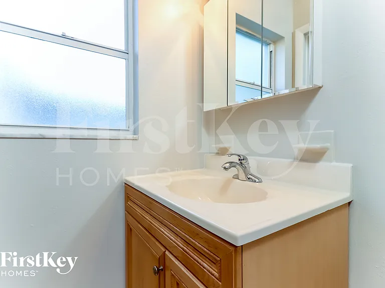 6807 S Cortez Ave — Photo 14