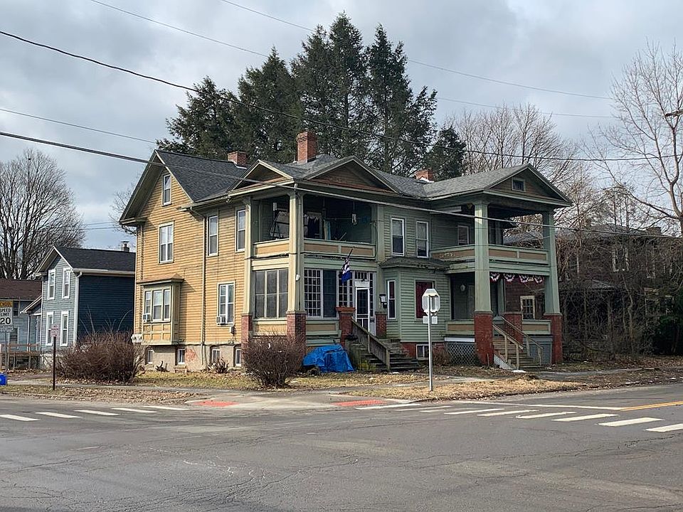 1st image of 401-403 W Clinton St