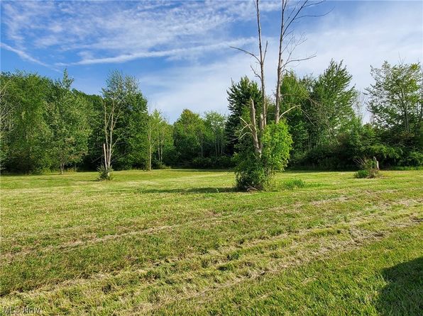 2 Weimer Dr, Ashtabula, OH 44004