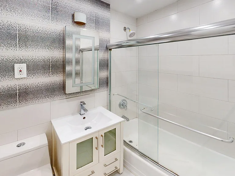 141 E 89th St #8M — Photo 7