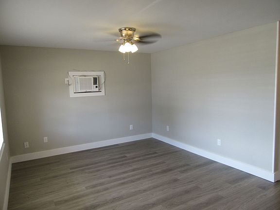 3rd image of 116 N Highway 22a APT 4