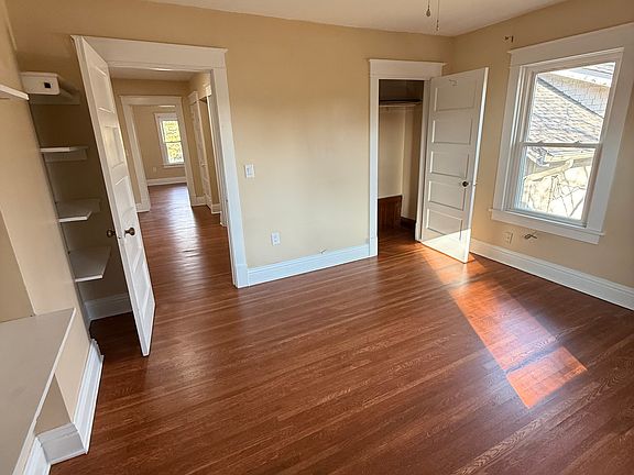 4th image of 255 W Lakeview Ave