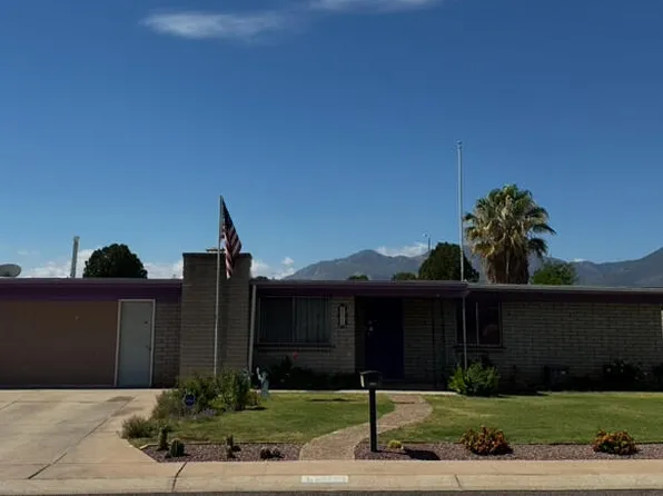 2020 SANTA TERESA Drive, Sierra Vista, AZ 85635