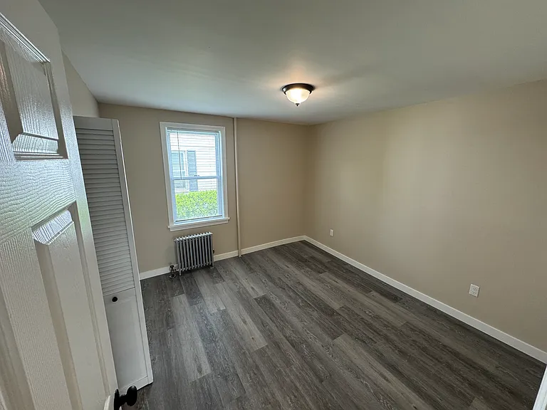 144 Parkside Ave — Photo 8