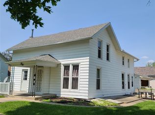 315 E 6th St, Vinton, IA 52349