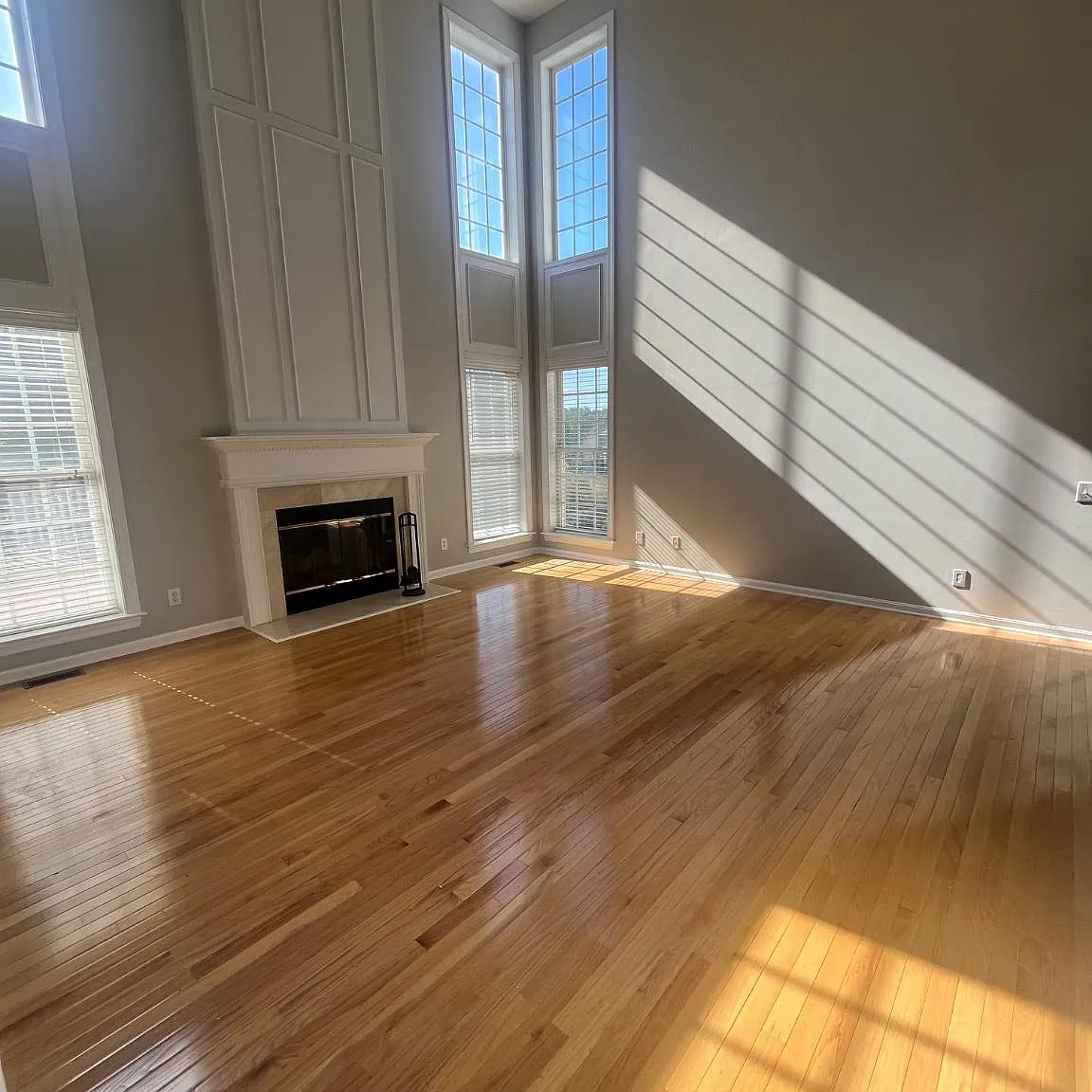 4 bed, 2.5 bath, 3296 sqft, $4,400 — Photo 4