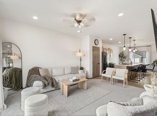 719 Prairieside Trl, Harrisburg, SD 57032
