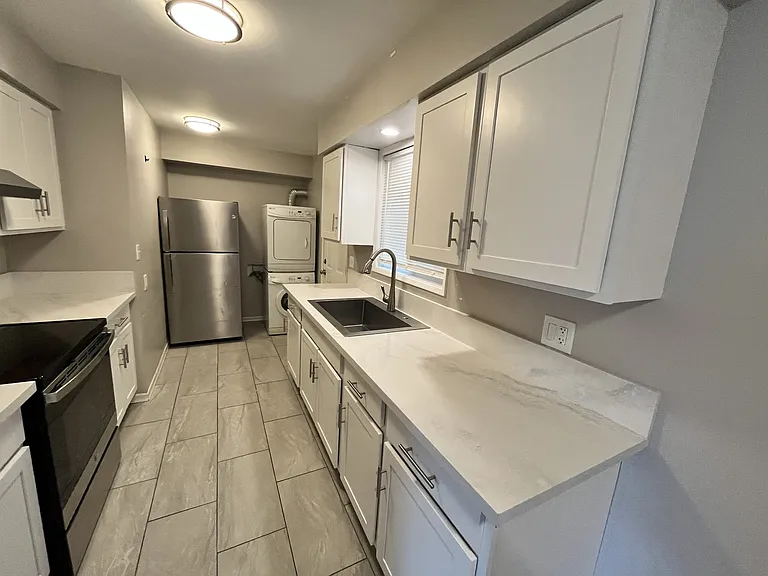 1400 NE 118th Ave #2 — Photo 2