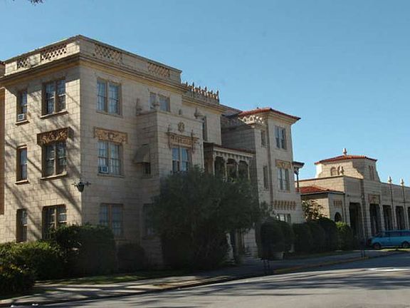4th image of 1415 Calder St APT 32