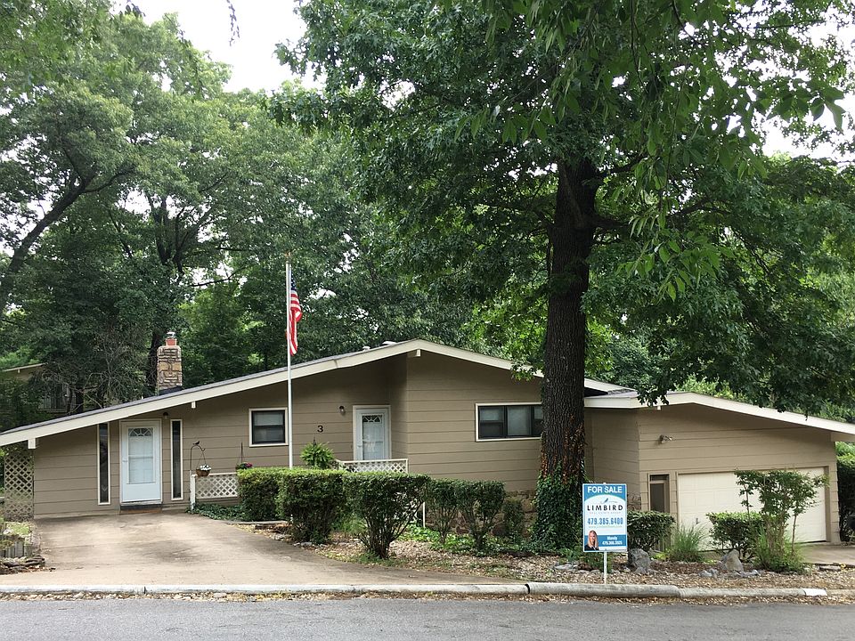 1st image of 3 Bishampton Ln