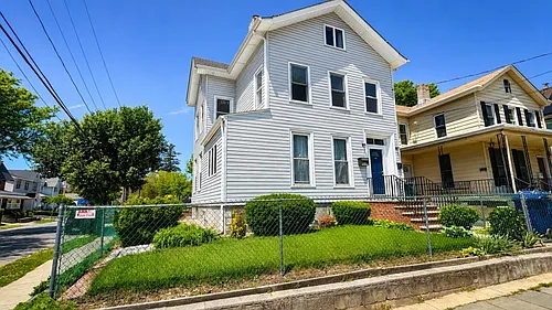 129 Union St Photo 1