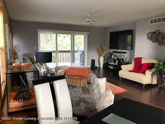 4th image of 1206 Calumet Cir #28