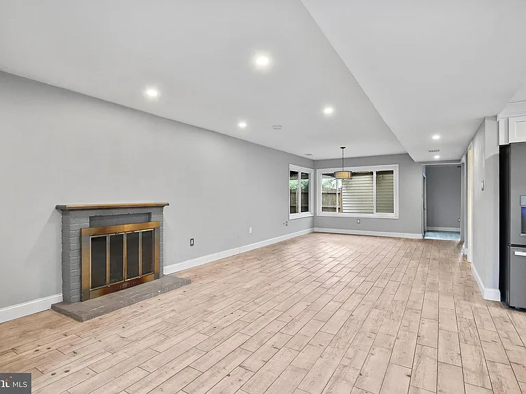 511 Avondale Dr — Photo 25
