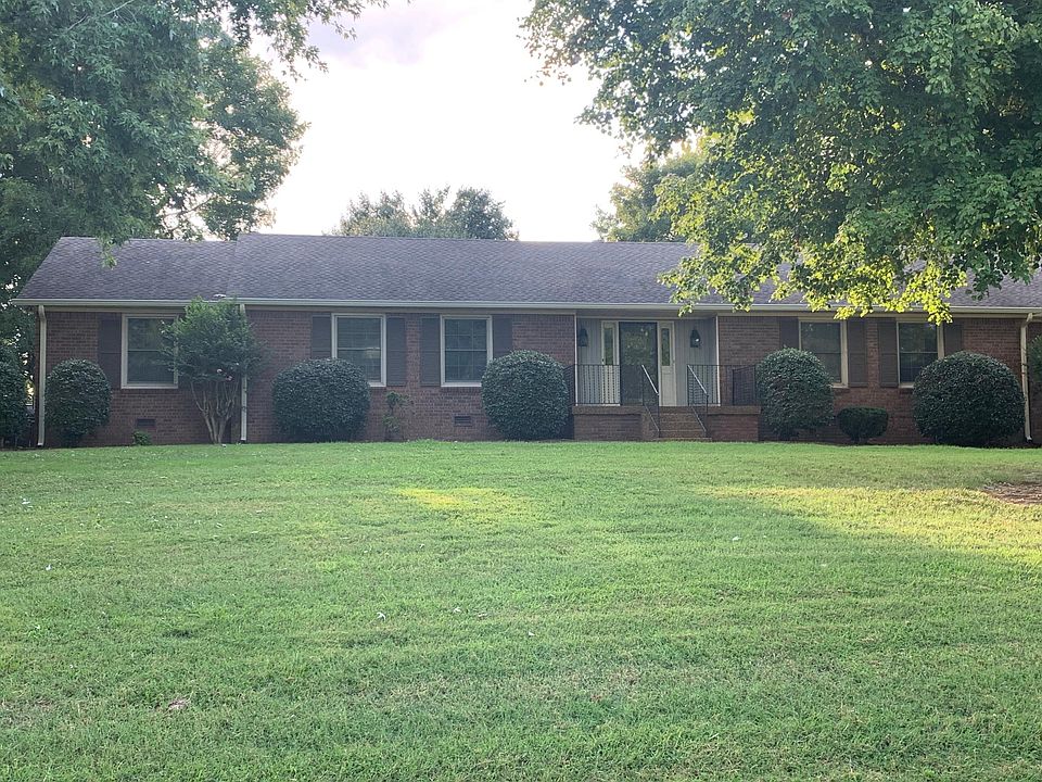 Spacious duplex in quiet residential Indian Lake subdivision.