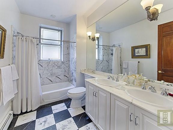 4th image of 15 W 73rd St APT 1